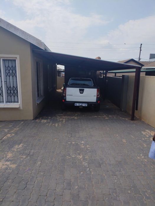 Property #2465529, House Rental Monthly in Mahube Valley