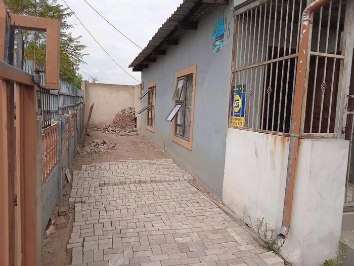 Property #2422691, House For Sale in Eersterust