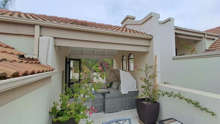 Cluster for Sale in Melrose Estate: 2 beds, cat-friendly, private balconies, parking.