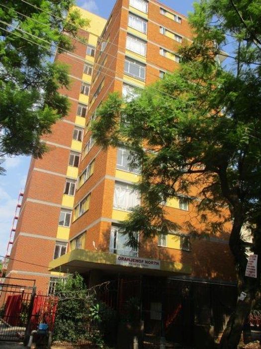 1-Bedroom Apartment To Rent in Pretoria Central, near shops and schools.