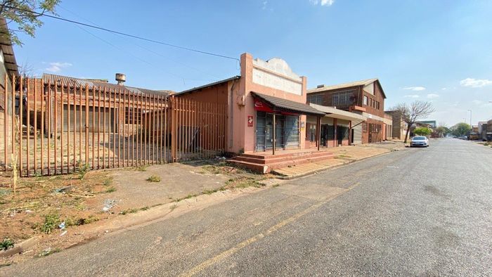 Property #2099826, Mixed Use pending sale in Booysens Reserve