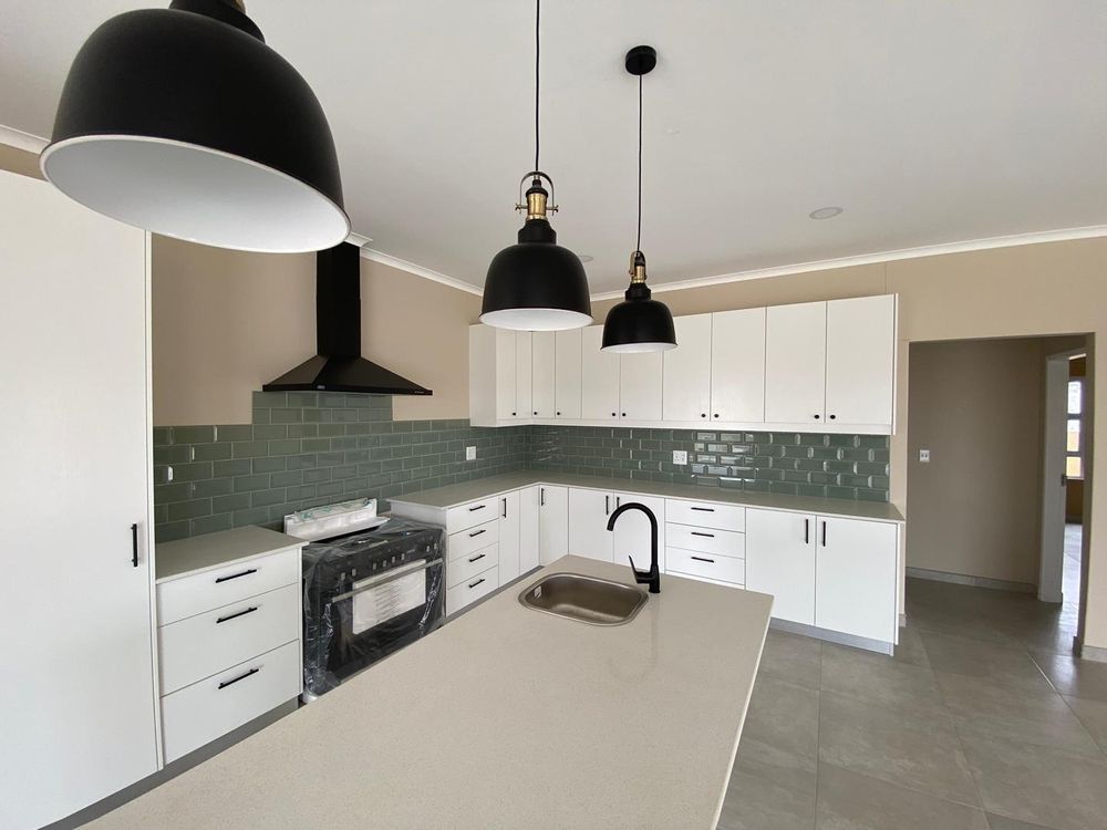 Kitchen with BIC and oven