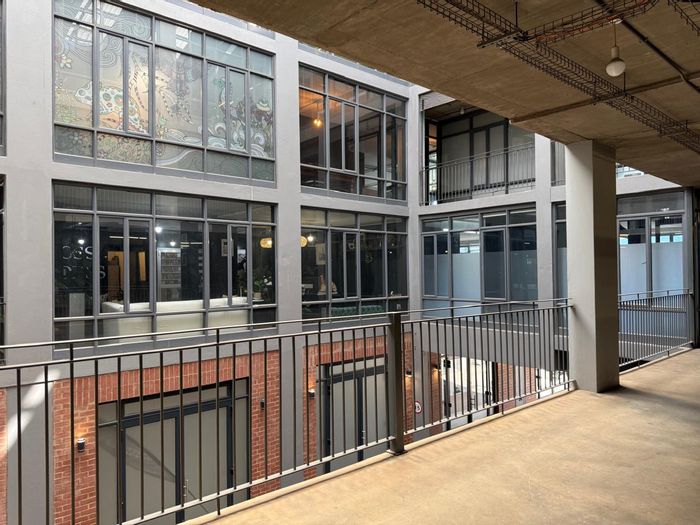 Greenside Office To Rent: 51m², fibre ready, secure parking, vibrant location.