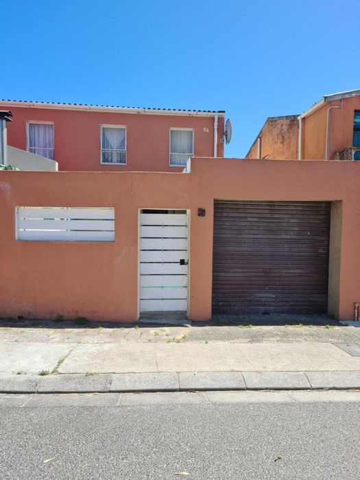 Property #2432644, House For Sale in Westridge