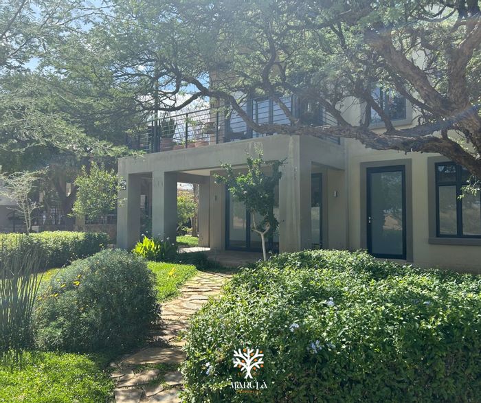 For Sale: Apartment in Omeya Golf Estate with golf views and open-plan living.