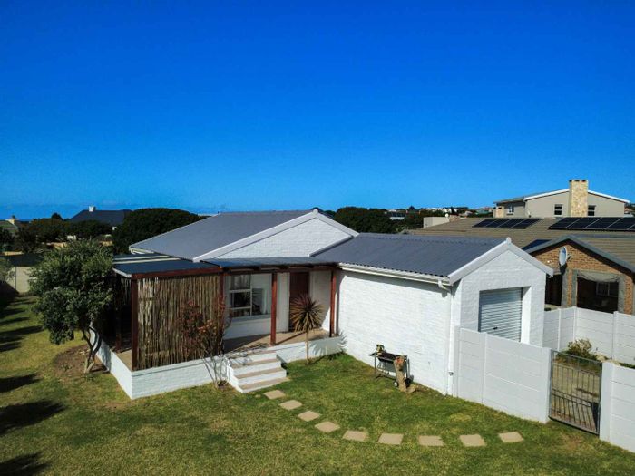 Property #2392102, House For Sale in Still Bay West