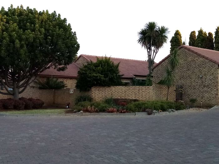 Property #2196797, Townhouse for sale in Moreleta Park