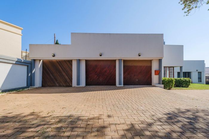 Property #2385886, House For Sale in Moreleta Park