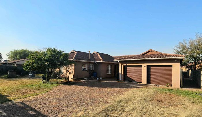 Mayberry Park House For Sale: 3 Beds, Cottage, Pool & Rental Potential!