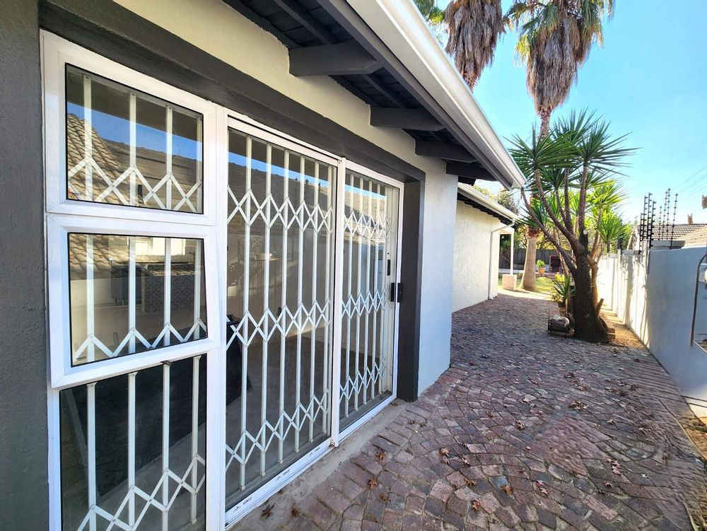 Side entrance to family room