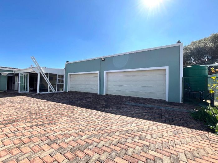 Northmead House For Sale: Off-grid living, 7 bedrooms, garden cottage, solar systems.