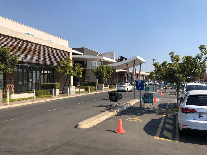 Retail space to rent in Kyalami AH, 81m², high foot traffic, 24/7 security.