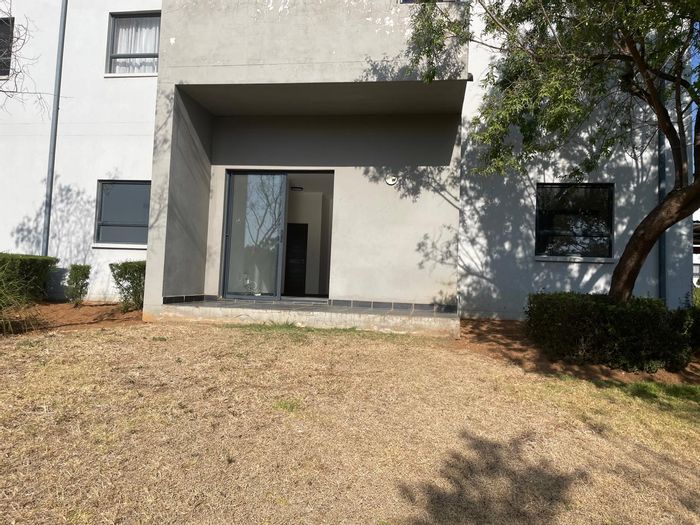 For Sale: 2-Bedroom Apartment in Jackal Creek Golf Estate with Ensuite Bathrooms.