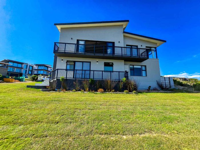 Property #2417871, House For Sale in Stilbaai Oos
