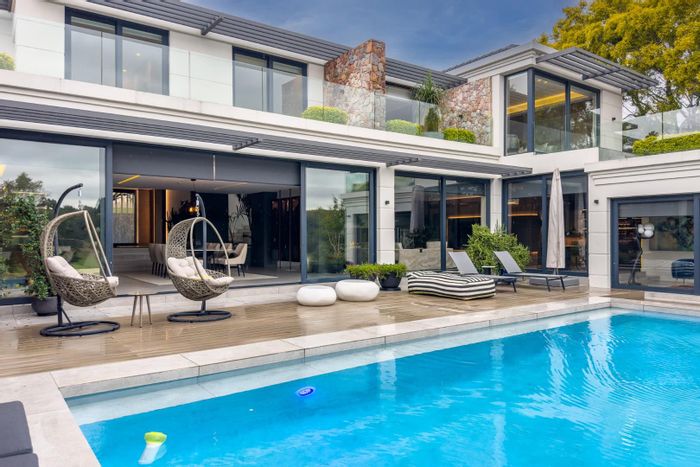 For Sale: House in Dainfern Golf Estate with 5 bedrooms, pool, and golf course access.