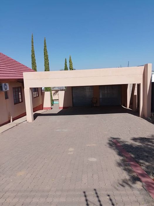 Property #2101308, House rental monthly in Windhoek West