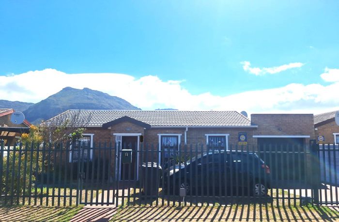 Property #2213630, House for sale in Muizenberg
