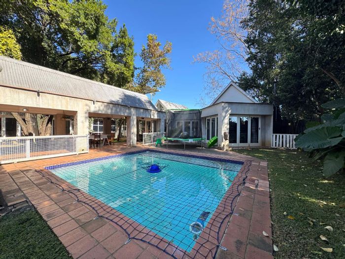 House To Rent in Waterkloof: 5 Bedrooms, Pool House, No Loadshedding, Private Garden.