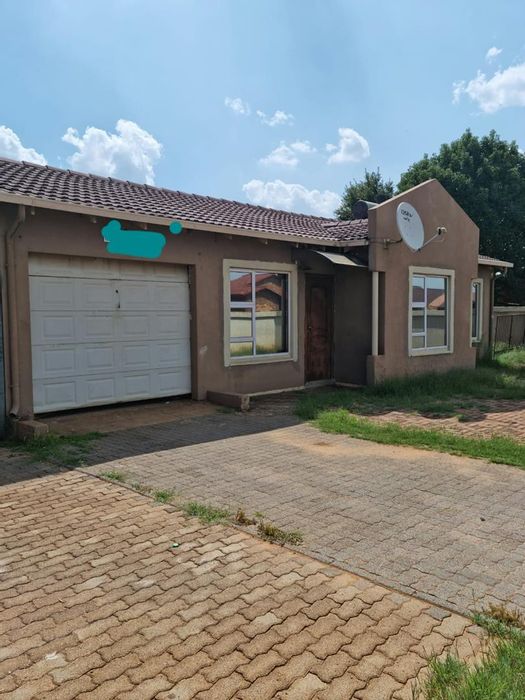 Property #2212953, House for sale in Vosloorus