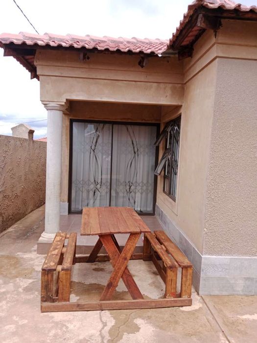 For Sale: House in Doornkop with spacious yard and ample parking.