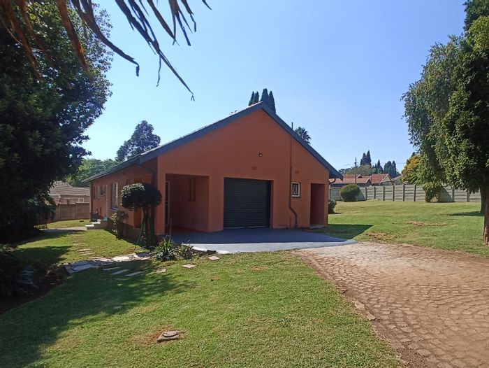 Property #2239195, House rental monthly in Esther Park Ext 1