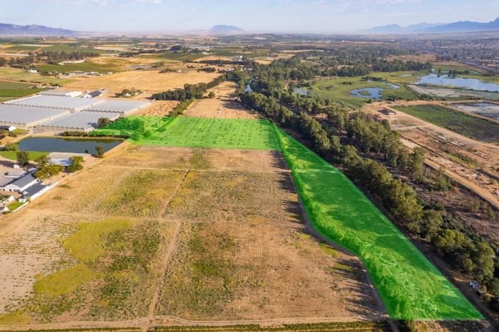 Paarl North Farm For Sale: 7.22 hectares, water allocation, security fencing, buildable area.