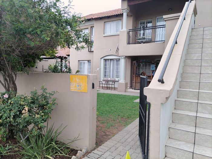 Property #2202567, Townhouse for sale in Glen Marais