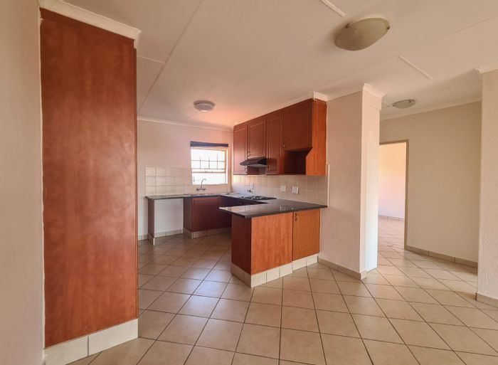 Hazeldean Apartment To Rent: 2 Beds, 2 Baths, Garage, Balcony, Prepaid Utilities.