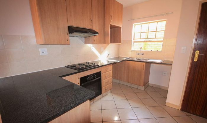 Hazeldean Apartment To Rent: 3 Bedrooms, Garage, Pool, Braai Area, Secure Access.