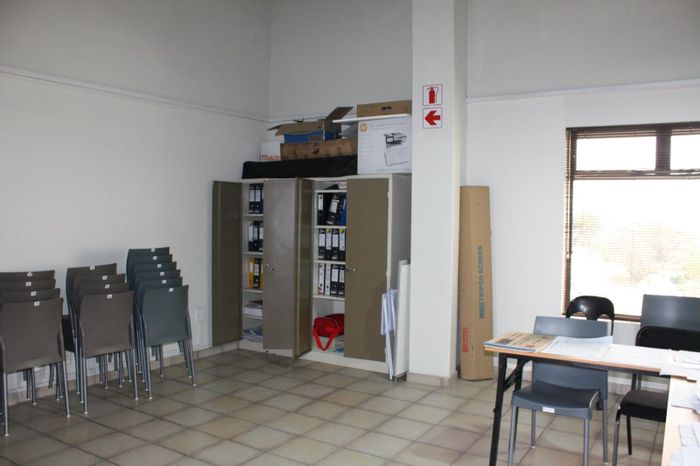 For Sale: Office in Tamariskia with reception, kitchenette, and partitioned offices.