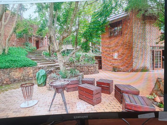 House to Rent in Zwavelpoort: 2 bedrooms, outdoor entertainment area, access to recreational facilities.