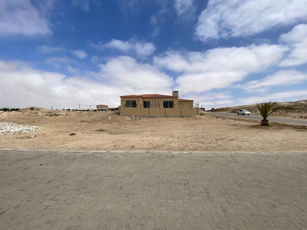 House as seen from the front yard