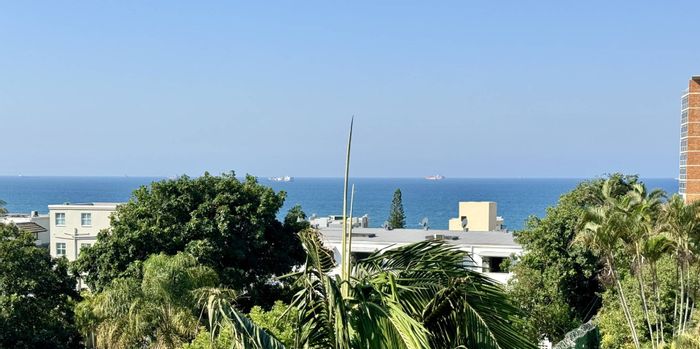 Prime Umhlanga Townhouse with Sea Views - 3 Bed, 2.5 Bath, Pet-Friendly. For Sale!