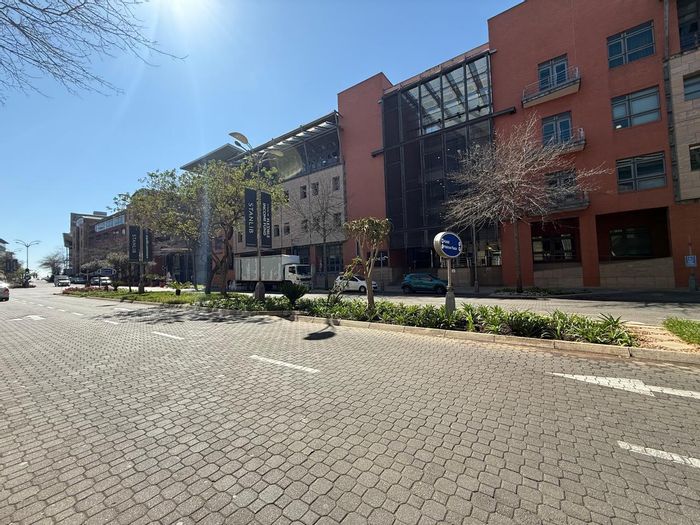 Office to Rent in Birnam: Prime location, flexible space, and excellent amenities.