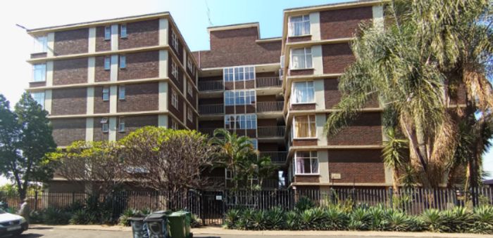 3-Bedroom Apartment For Sale in Silverton with Garage, Near Transport and Shops.