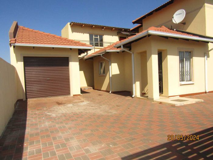 Property #2252663, Apartment rental monthly in Dawn Park