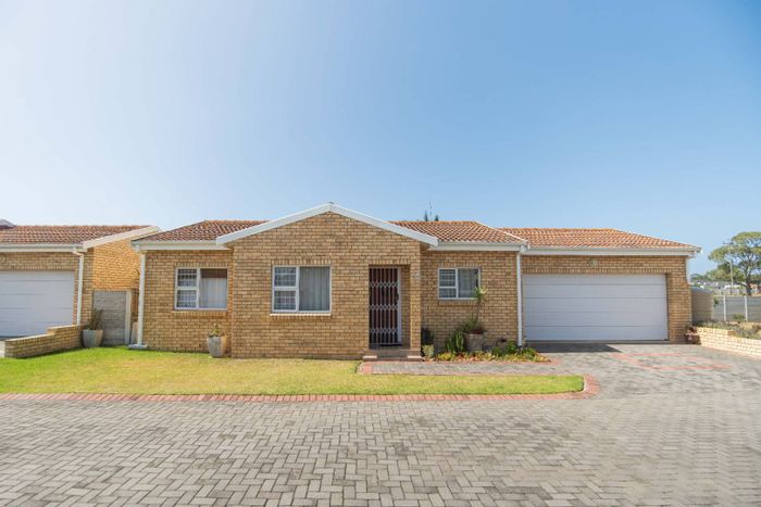 Brentwood Park Townhouse For Sale: 3 Bedrooms, double garage, enclosed patio, low levies.