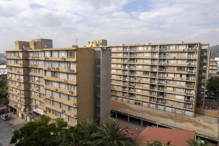 For Sale: Apartment in Pretoria Central with renovation potential and versatile layout.