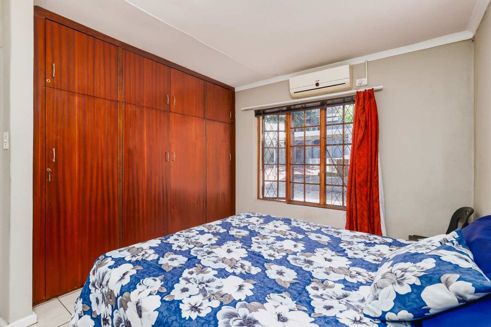 Flatlet - Bedroom view 1