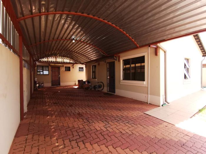 Protea Glen Houses for sale