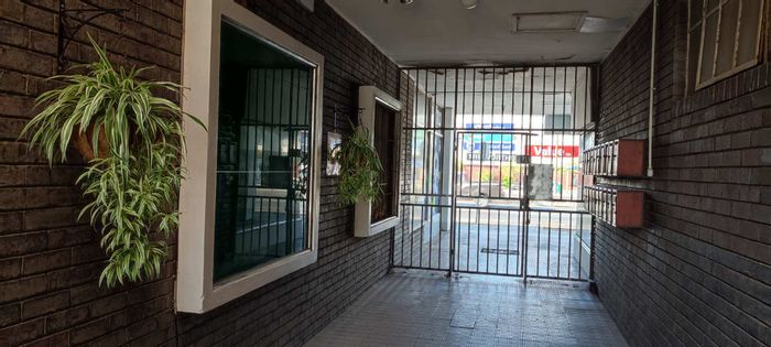 Spacious shared apartment in Parow Central, secure parking, close to transport. To Rent.