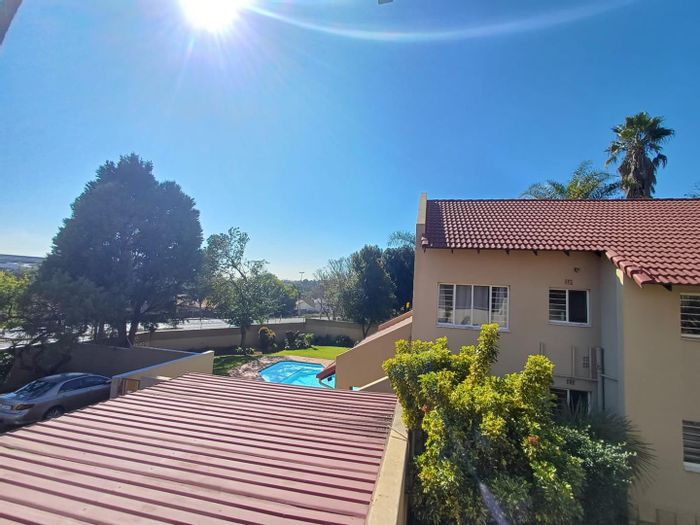 2-Bedroom Apartment in Malanshof To Rent with Pool Access and Balcony.