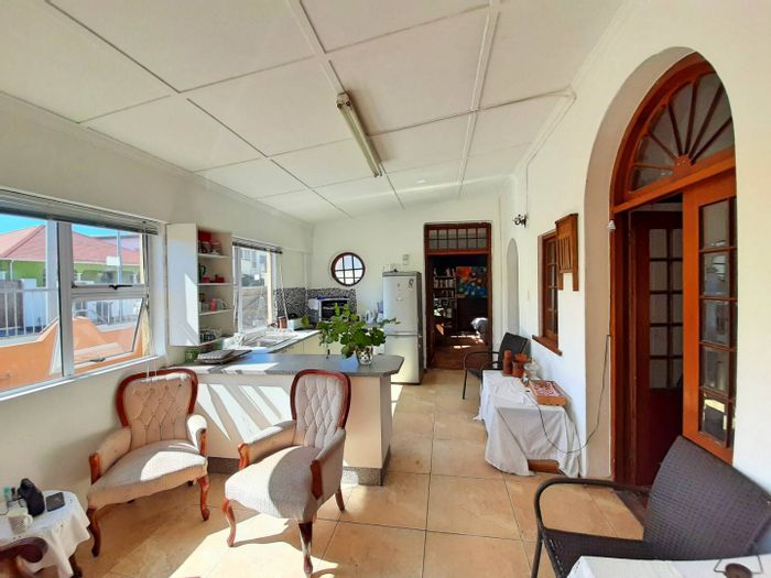Property #2104463, House pending sale in Muizenberg