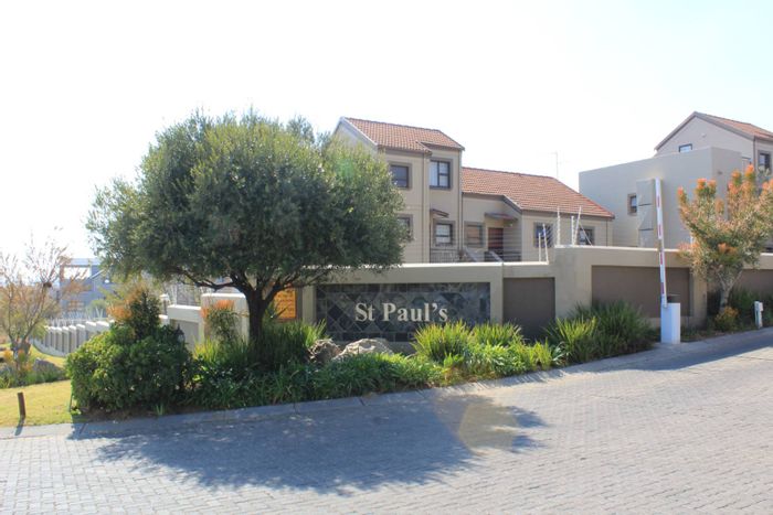 Paulshof Apartment For Sale: 2-bed, garden view, secure complex with pool.