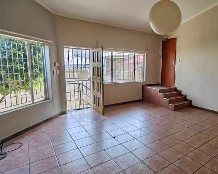 Kleine Kuppe House For Sale: 3 beds, double garage, entertainment area, security features.