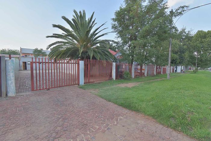 Property #2222391, House for sale in Benoni Central