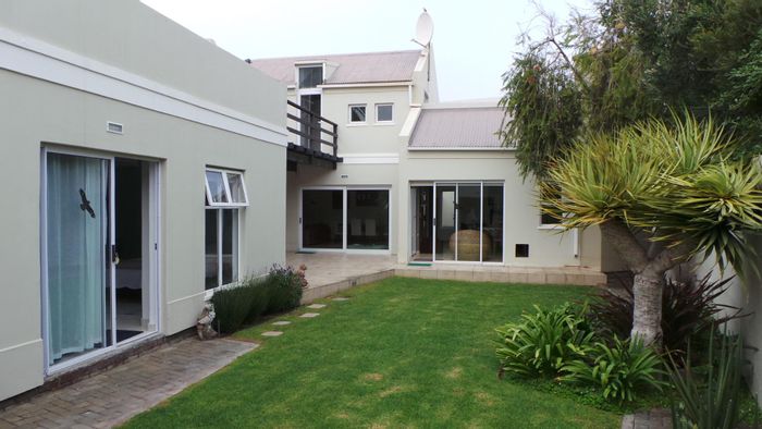 Luxurious House for Sale in Meersig - Must See!