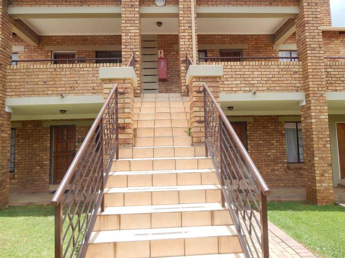 For Sale: Mooikloof Ridge Townhouse with security, pools, and sports facilities.