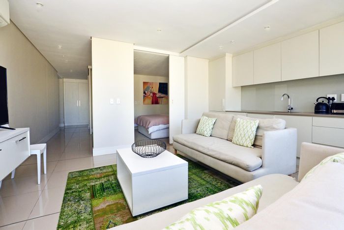 De Waterkant Apartment To Rent: 1-bed, pool, gym, security, parking.