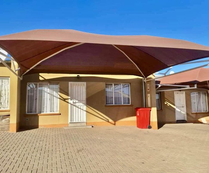 Property #2388854, Townhouse For Sale in Katutura